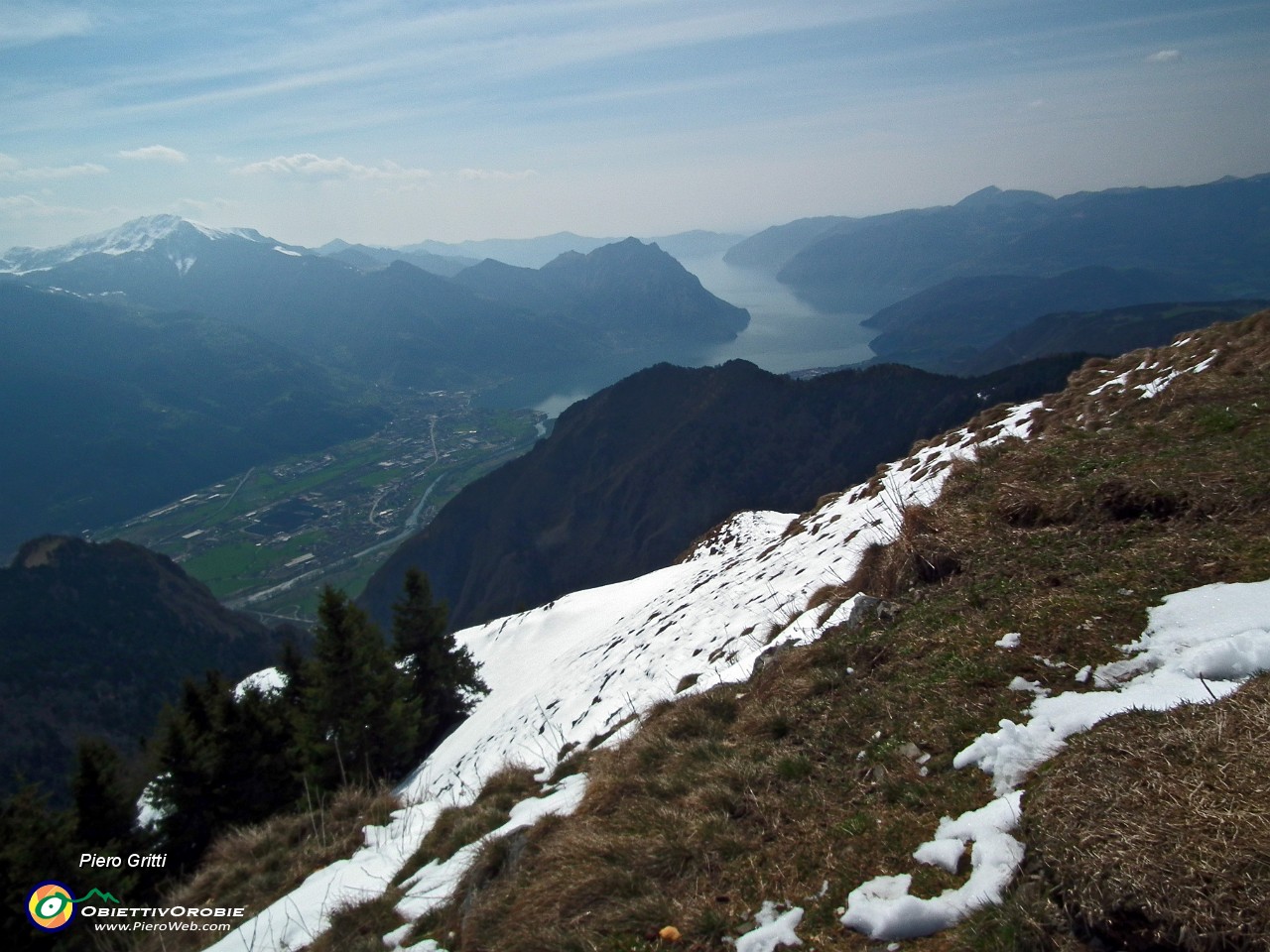 34 Lago d'Iseo, Monti Giuglielmo e Corna Trantapassi.JPG